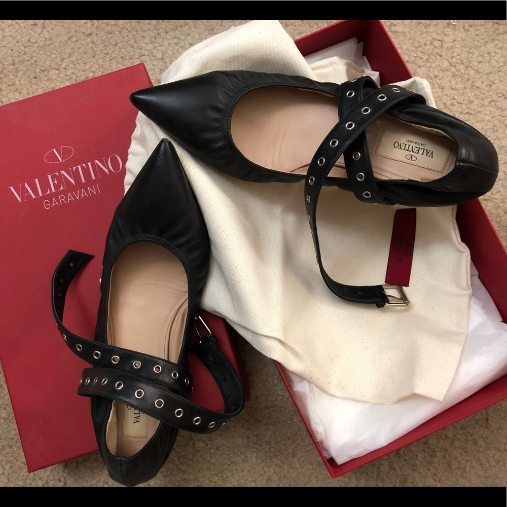 🎃Valentino Love Latch Studded Ankle-Wrap Flat